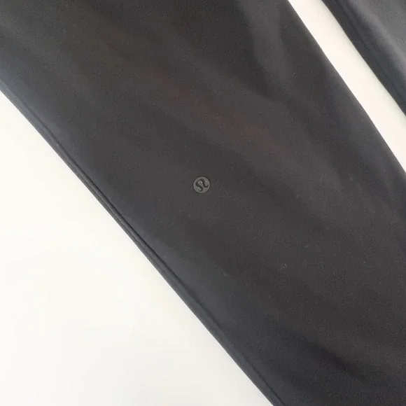 Lululemon On the Fly 7/8 Pant Black Luxtreme 10 - Picture 4 of 6
